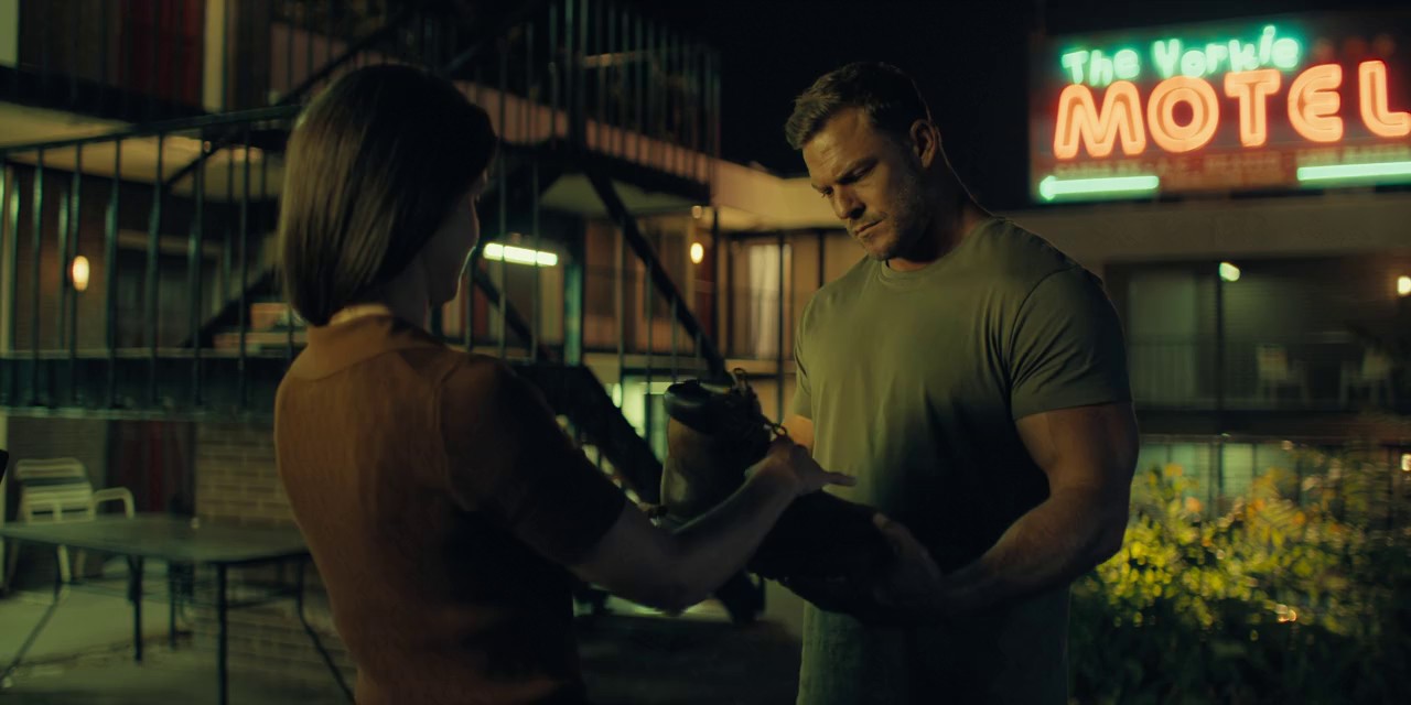 Reacher - S03E01 Hindi + Ta Te Ml Kn En - Episode 1 WEBRip 720p AVC AAC 2ch.mkv.0004